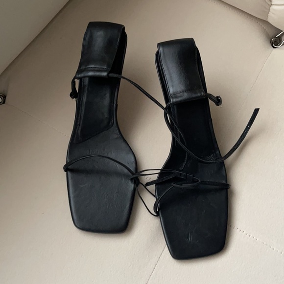 ❌SOLD❌NEW ZARA MINIMALIST HEELED LEATHER SANDALS SIZE 10(41) - Picture 8 of 11